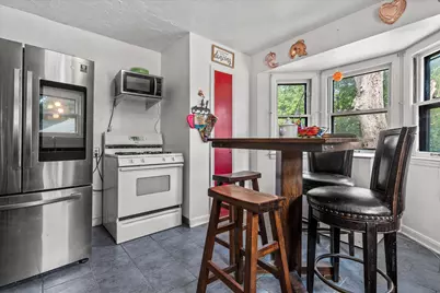 W168N9104  Falls Ave, Menomonee Falls, WI 53051 - Photo 5