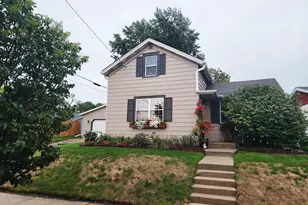 907 N 2nd St, Watertown, WI 53098 - Photo 27