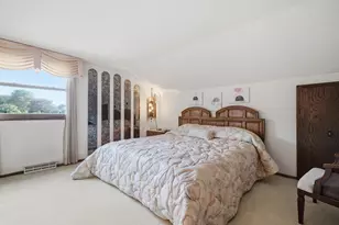 325 E Parkway Estates Dr, Oak Creek, WI 53154 - Photo 17