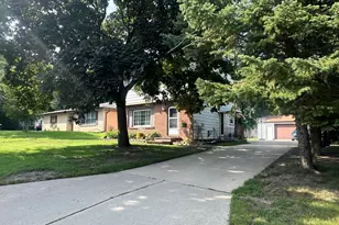 310 W Uncas Ave, Milwaukee, WI 53207 - Photo 17