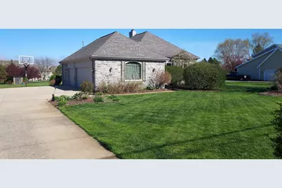 8404 S 68th St, Franklin, WI 53132 - Photo 47