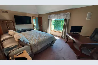 8404 S 68th St, Franklin, WI 53132 - Photo 25
