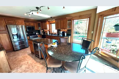 8404 S 68th St, Franklin, WI 53132 - Photo 13