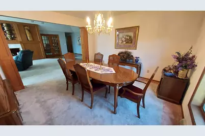 8404 S 68th St, Franklin, WI 53132 - Photo 9