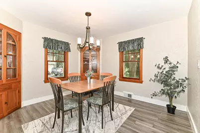 W232N6198  Waukesha Ave, Sussex, WI 53089 - Photo 9