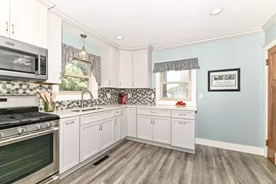 W232N6198  Waukesha Ave, Sussex, WI 53089 - Photo 13