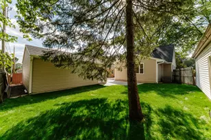 222 N 111th St, Wauwatosa, WI 53226 - Photo 29