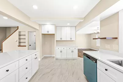 222 N 111th St, Wauwatosa, WI 53226 - Photo 13