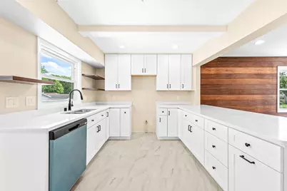 222 N 111th St, Wauwatosa, WI 53226 - Photo 11