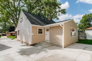 222 N 111th St, Wauwatosa, WI 53226 - Photo 33