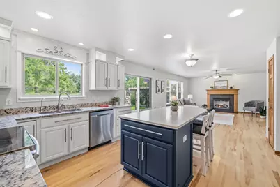 W273N2420  Arlington Ct, Pewaukee, WI 53072 - Photo 11