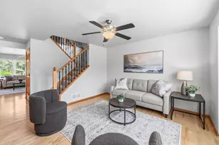 W273N2420 Arlington Ct, Pewaukee, WI 53072 - Photo 15