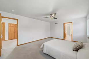 W273N2420 Arlington Ct, Pewaukee, WI 53072 - Photo 21