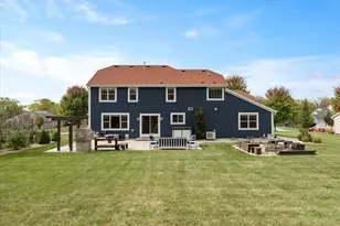 W273N2420 Arlington Ct, Pewaukee, WI 53072 - Photo 45