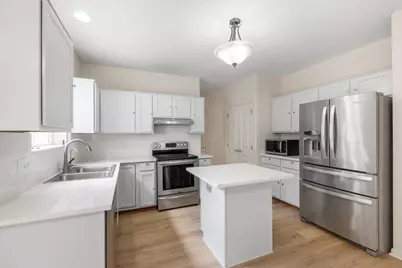 951  River Park Dr, Waukesha, WI 53189 - Photo 5