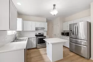 951 River Park Dr, Waukesha, WI 53189 - Photo 5