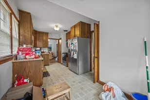 2842 N 90th St, Milwaukee, WI 53222 - Photo 9