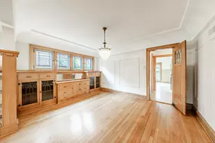 2555 N 72nd St, Wauwatosa, WI 53213 - Photo 9