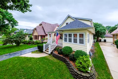2555 N 72nd St, Wauwatosa, WI 53213 - Photo 3