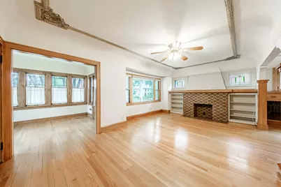 2555 N 72nd St, Wauwatosa, WI 53213 - Photo 7