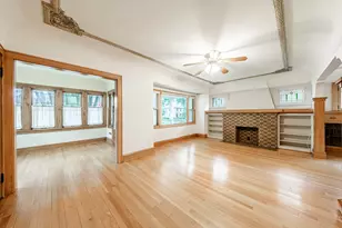2555 N 72nd St, Wauwatosa, WI 53213 - Photo 7