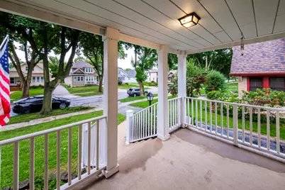 2555 N 72nd St, Wauwatosa, WI 53213 - Photo 5