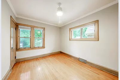 2555 N 72nd St, Wauwatosa, WI 53213 - Photo 15