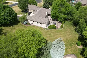 N49W28674 Chardon Dr, Merton, WI 53029 - Photo 5