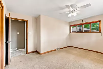 1403  Gunnell Ln, Manitowoc, WI 54220 - Photo 31