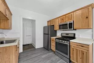 1639 S 79th St, West Allis, WI 53214 - Photo 9