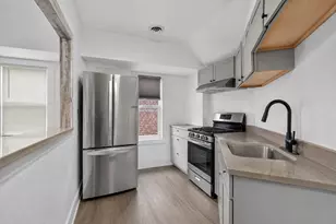 1639 S 79th St, West Allis, WI 53214 - Photo 15