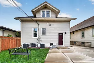 1639 S 79th St, West Allis, WI 53214 - Photo 3