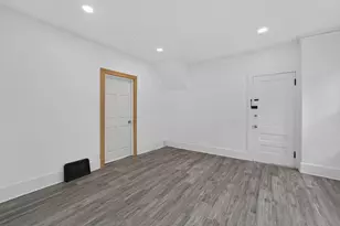 1639 S 79th St, West Allis, WI 53214 - Photo 5