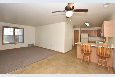 1208 N Sunnyslope Dr #104, Racine, WI 53406 - Photo 5