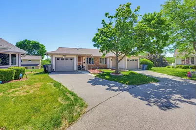 8112 N 97th Ct, Milwaukee, WI 53224 - Photo 3