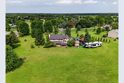 S93W33523  Fieldside Ct, Mukwonago, WI 53149 - Photo 3