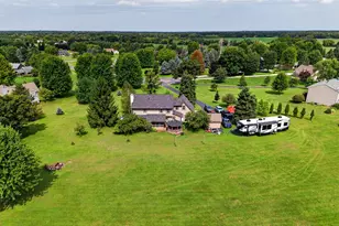 S93W33523 Fieldside Ct, Mukwonago, WI 53149 - Photo 3