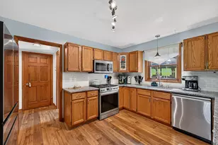 S93W33523 Fieldside Ct, Mukwonago, WI 53149 - Photo 11