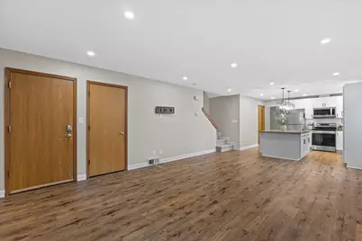 635 W Briarknoll Ct -637 Ct, Saukville, WI 53080 - Photo 3
