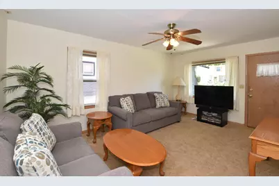 4046 N 85th St, Milwaukee, WI 53222 - Photo 9