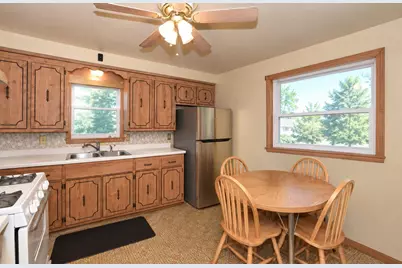 4046 N 85th St, Milwaukee, WI 53222 - Photo 9