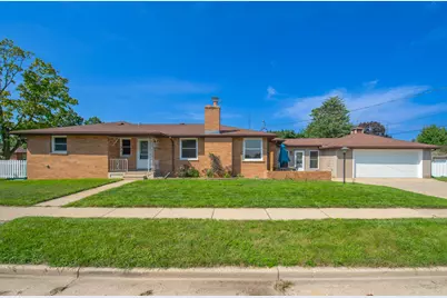 1624  36th St, Kenosha, WI 53140 - Photo 1