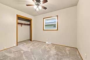W157N10840 Catskill Ln, Germantown, WI 53022 - Photo 23