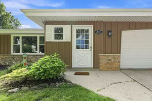 W157N10840 Catskill Ln, Germantown, WI 53022 - Photo 3
