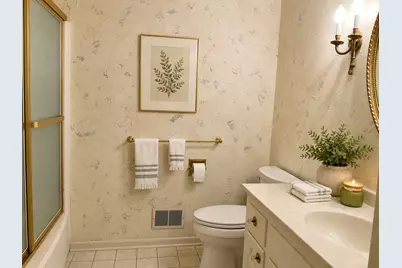 2115 W Norfolk Ct, Mequon, WI 53092 - Photo 23