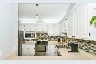 17364 W Lincoln Ave, New Berlin, WI 53146 - Photo 9