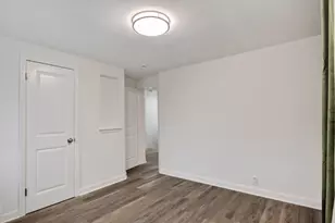 9251 W Swan Cir, Milwaukee, WI 53225 - Photo 25