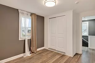 9251 W Swan Cir, Milwaukee, WI 53225 - Photo 27