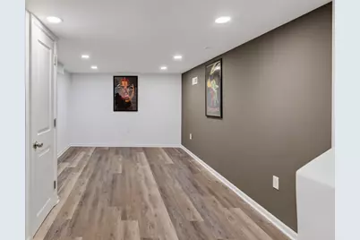 9251 W Swan Cir, Milwaukee, WI 53225 - Photo 35