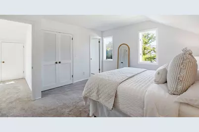 10042 N Holmes Ct, Mequon, WI 53092 - Photo 33
